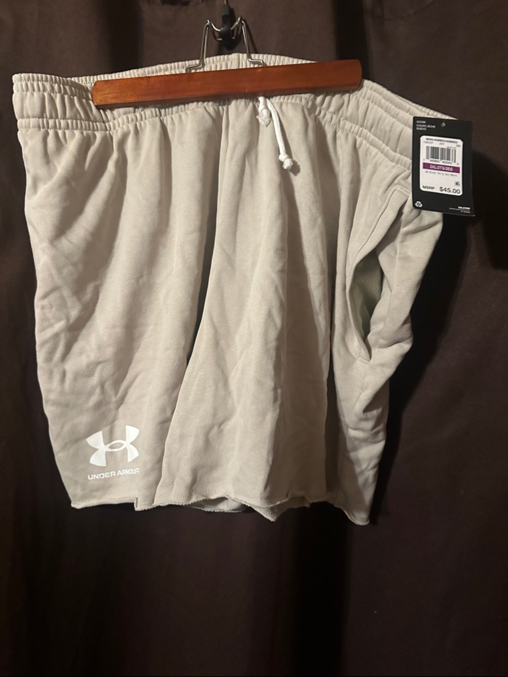 Under Armour Men’s Light Tan Performance Athletic Shorts-XXLG